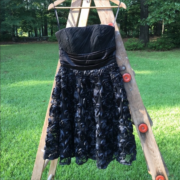 WHBM Black strapless cocktail dress - Picture 2 of 2